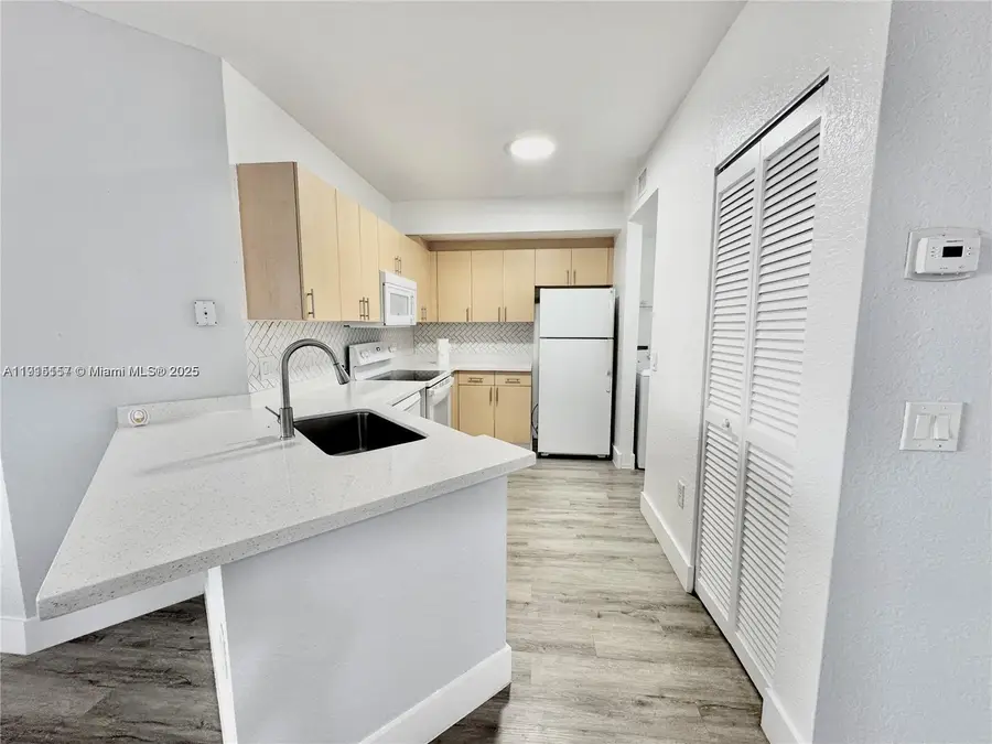 704 Belmont Ln #704, North Lauderdale, FL 33068 - Image #2