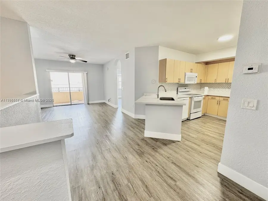 704 Belmont Ln #704, North Lauderdale, FL 33068 - Image #3