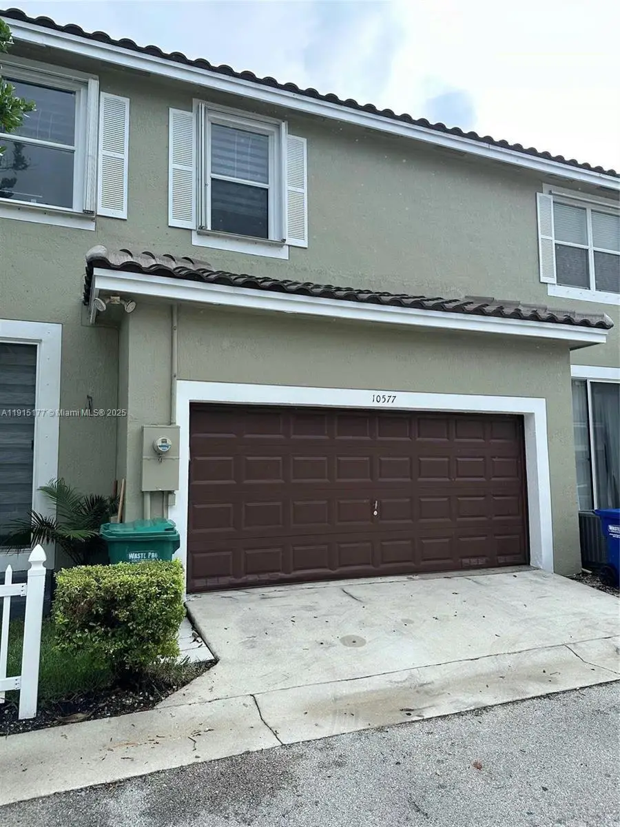 10577 NW 56th Pl, Coral Springs, FL 33076 - Image #2