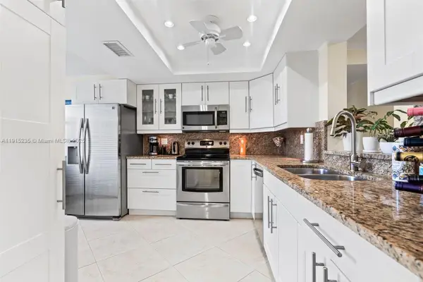 7365 NW 18th St #107, Margate, FL 33063