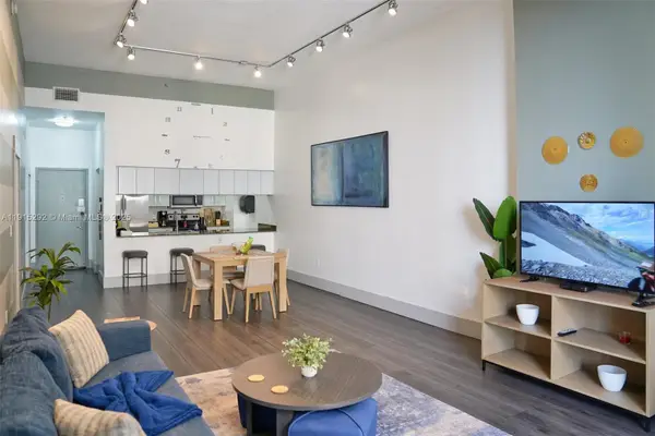 1200 Brickell Bay Dr #1406, Miami, FL 33131