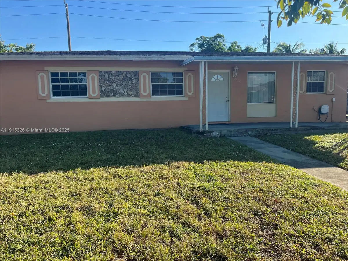 3920 NW 175th St, Miami Gardens, FL 33055 - Image #1