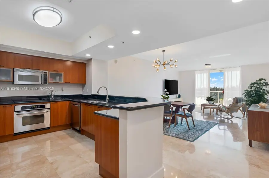 14951 Royal Oaks Ln #901, North Miami, FL 33181 - Image #3