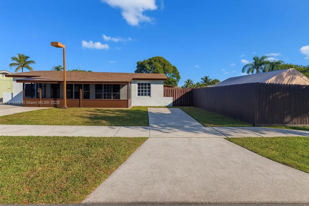 1484 SW 47th Ter, Fort Lauderdale, FL 33317 - Image #1