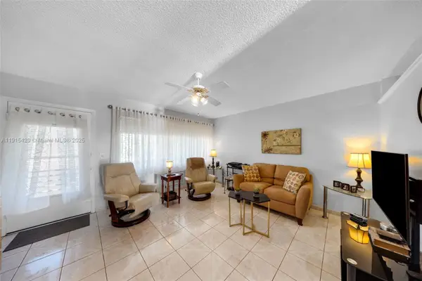 900 SW 10th Ter #14S, Hallandale Beach, FL 33009