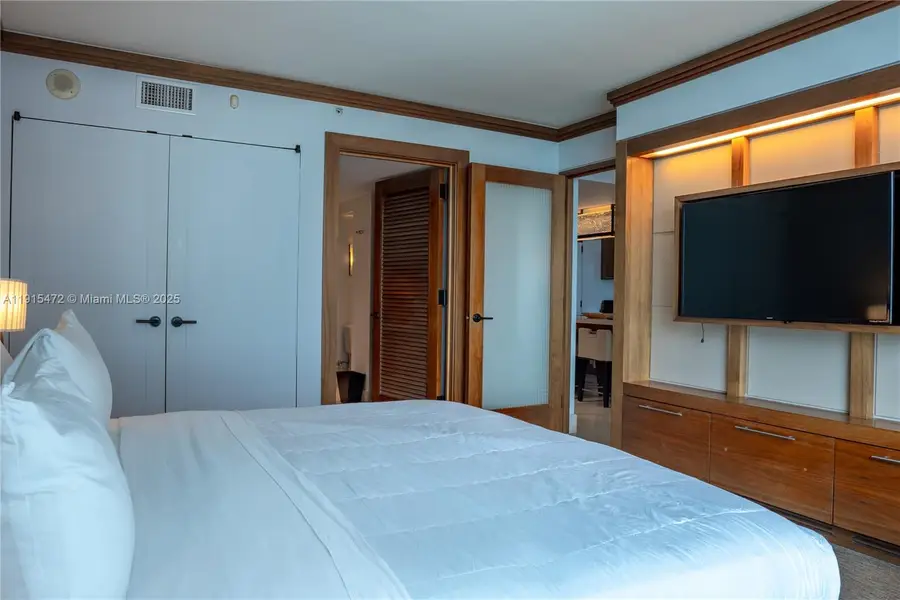 6801 Collins Ave #1002, Miami Beach, FL 33141 - Image #3