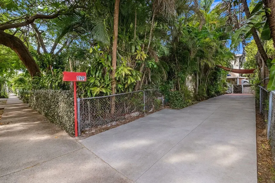 137 NE 46th St, Miami, FL 33137 - Image #3