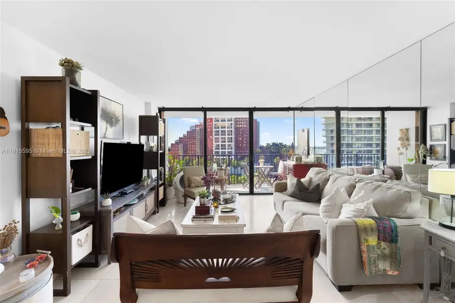 1450 Brickell Bay Dr #812, Miami, FL 33131 - Image #2