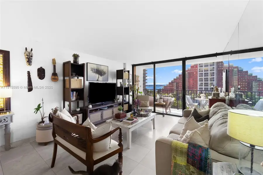 1450 Brickell Bay Dr #812, Miami, FL 33131 - Image #3