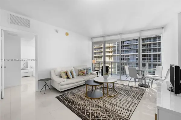 495 Brickell Ave #2206, Miami, FL 33131