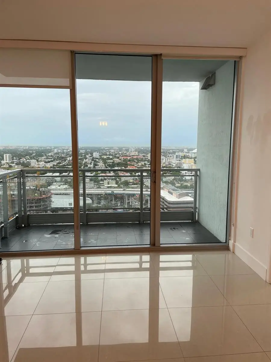 92 SW 3rd St #3309, Miami, FL 33130 - Image #2
