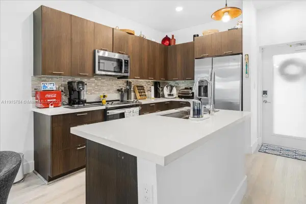 8301 NW 41st St #B-309, Doral, FL 33166