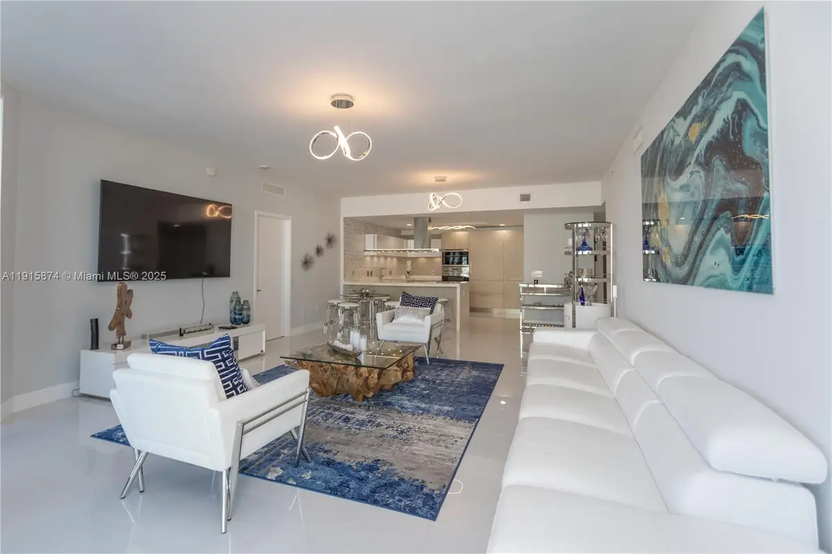 17111 Biscayne Blvd #505, North Miami Beach, FL 33160 - Image #1