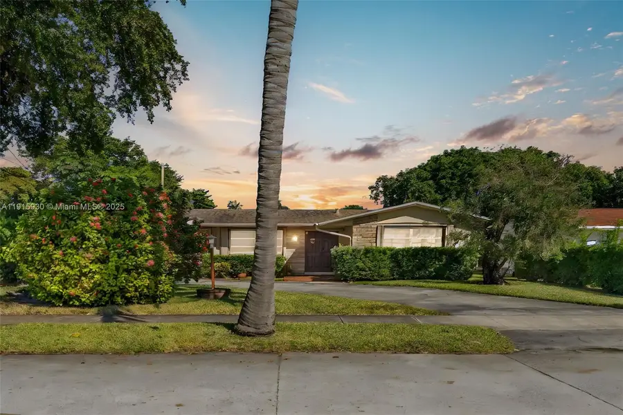 1325 NE 171st St, Miami, FL 33162 - Image #2