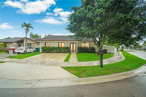 14554 SW 96th Ter, Miami, FL 33186