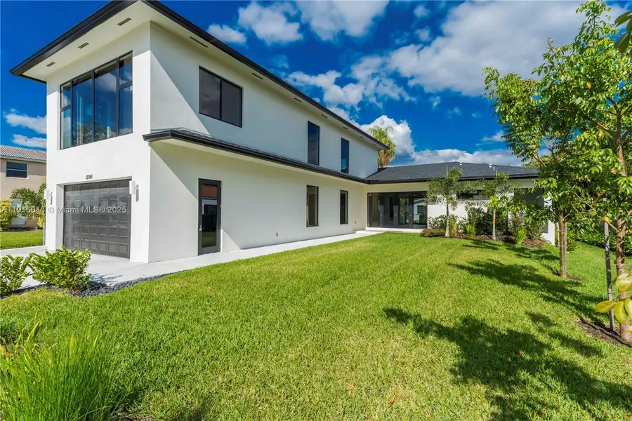 12061 NW 26th St, Plantation, FL 33323 - Image #2