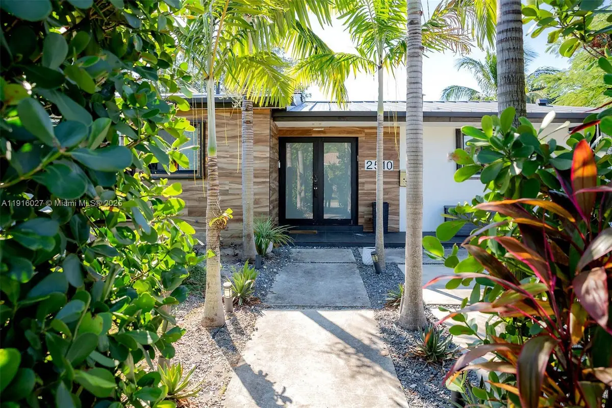 2510 NE 207th Ter, Miami, FL 33180 - Image #1