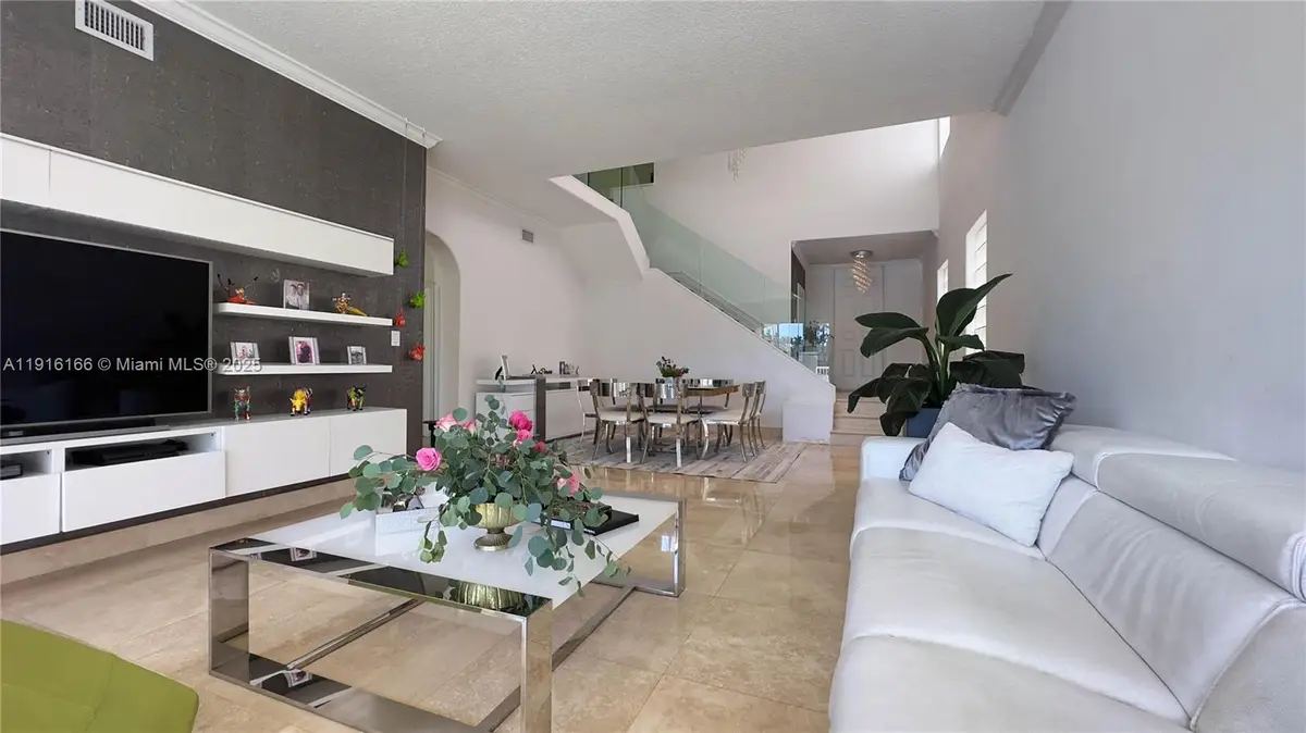 3024 NE 210th St, Aventura, FL 33180 - Image #1