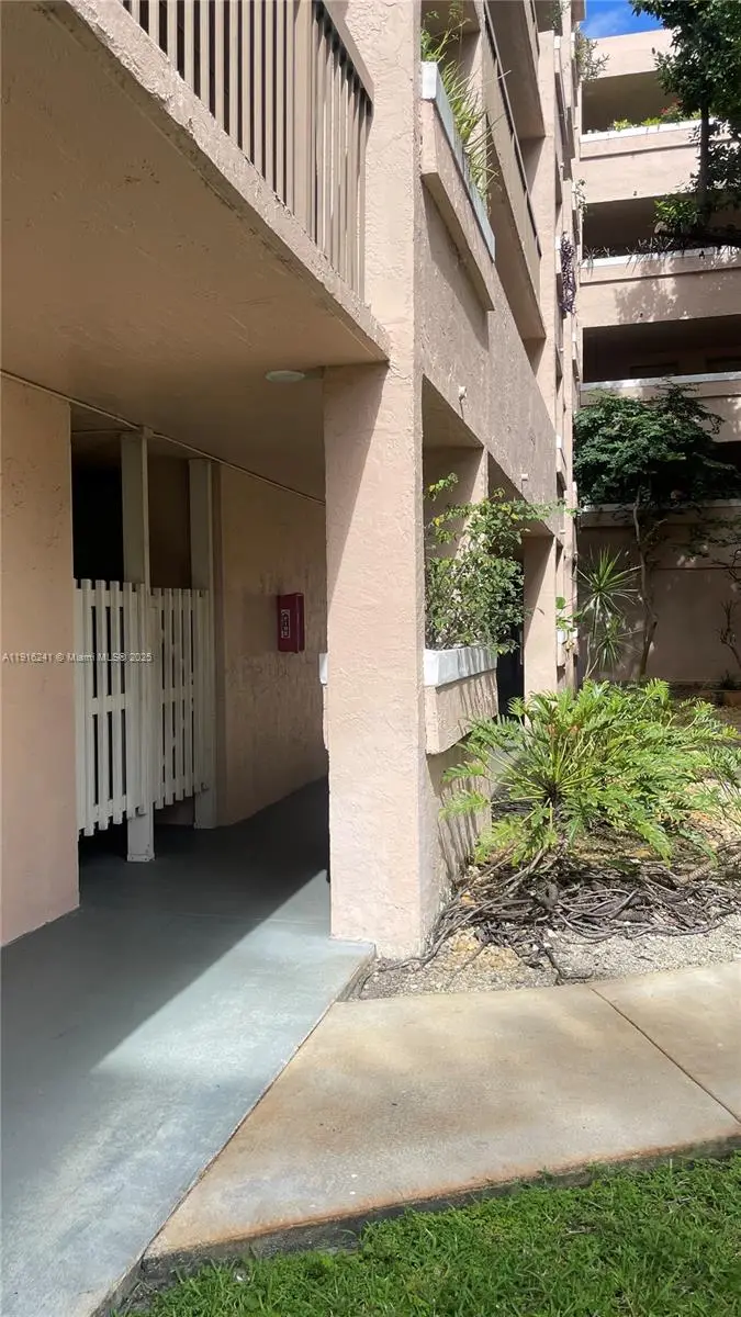 6800 Cypress Road #103, Plantation, FL 33317 - Image #3