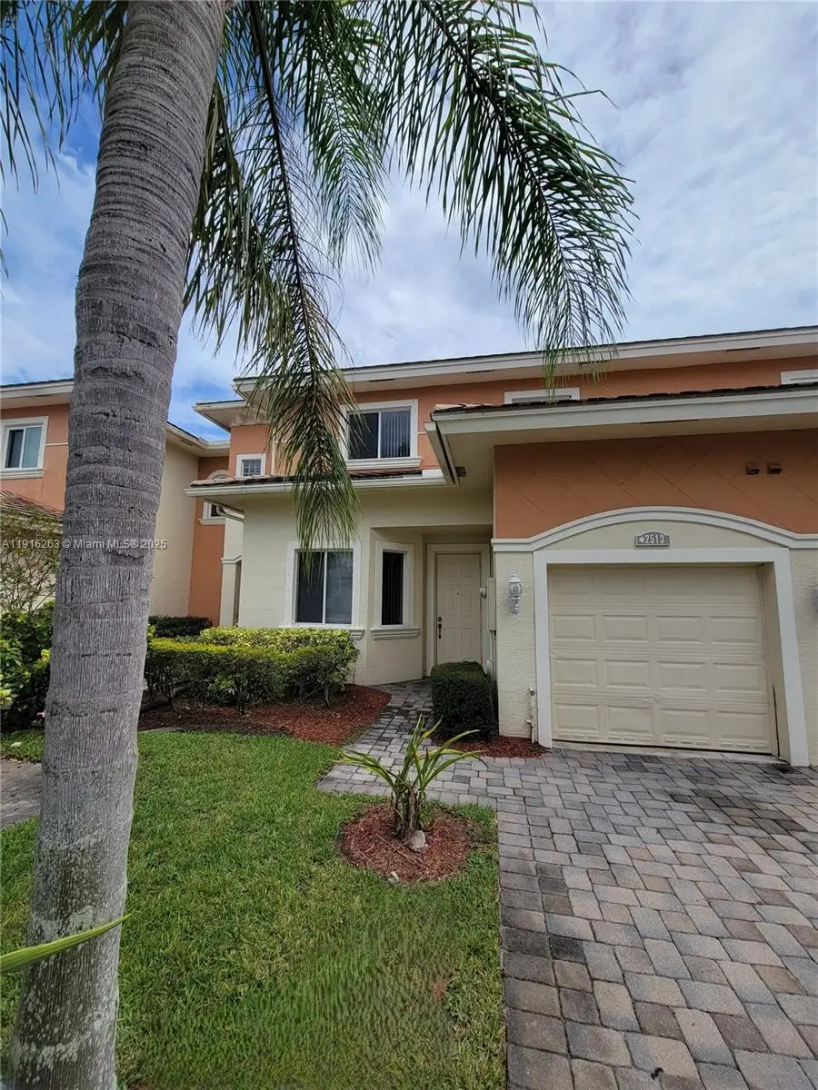 2513 SW Stockbridge Sq Sw, Vero Beach, FL 32962 - Image #1