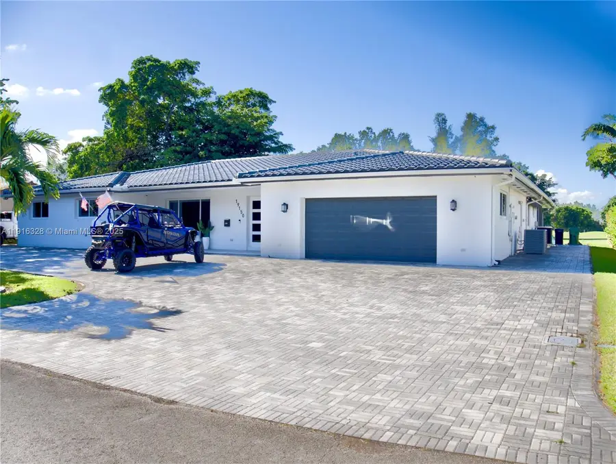 19150 S Saint Andrews Dr, Hialeah, FL 33015 - Image #2