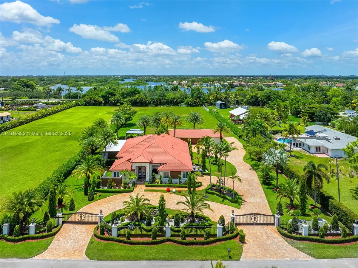 17490 SW 70th Pl, Southwest Ranches, FL 33331 - Image #1