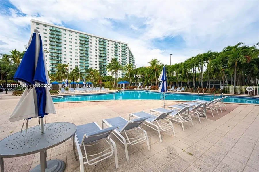 19370 Collins Ave #517, Sunny Isles Beach, FL 33160 - Image #3