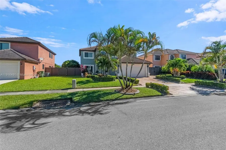 1521 SW 87th Ter, Pembroke Pines, FL 33025 - Image #3