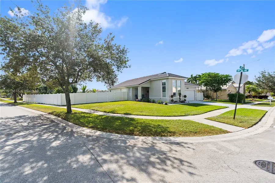16120 SW 11th St, Pembroke Pines, FL 33027 - Image #3