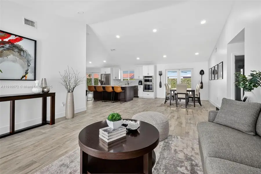 9965 SW 28th St, Miami, FL 33165 - Image #2