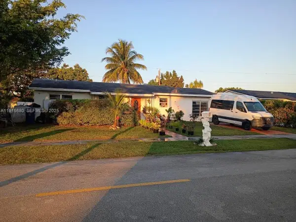 Address Withheld By Seller, Miami, FL 33177