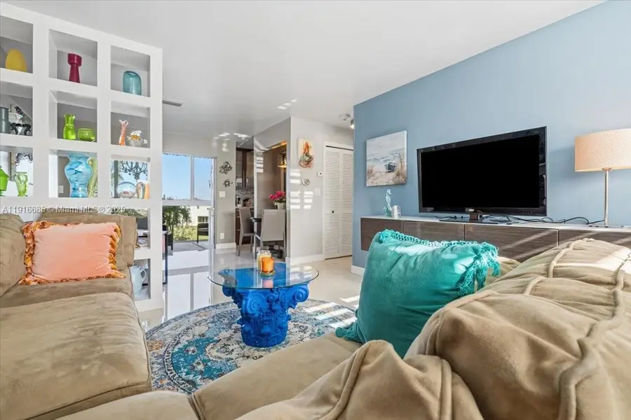 4100 Crystal Lake Dr #302, Deerfield Beach, FL 33064 - Image #3