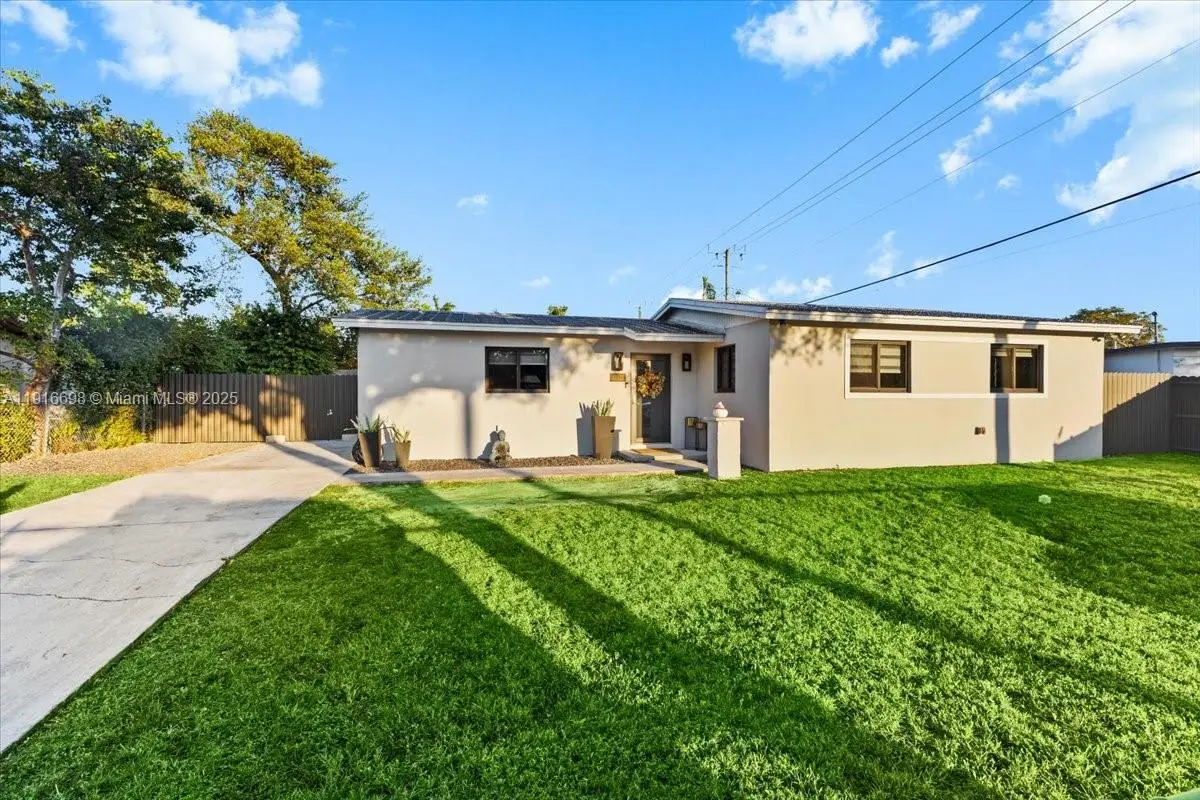 17121 NW 82nd Ave, Hialeah, FL 33015 - Image #1