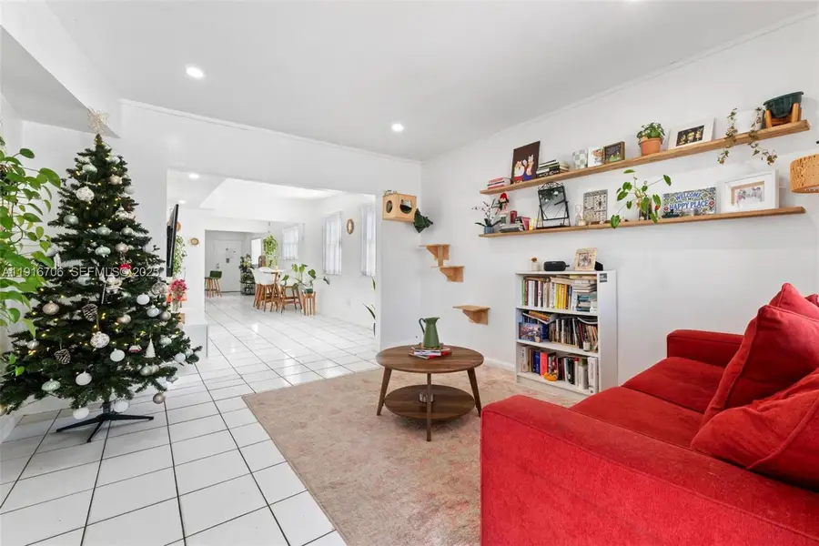 2262 NW 4th St, Miami, FL 33125 - Image #3