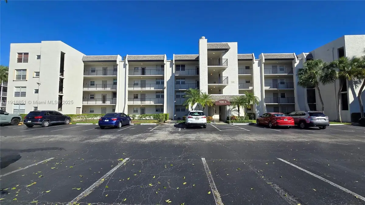 9230 Lagoon Pl #310, Davie, FL 33324 - Image #1