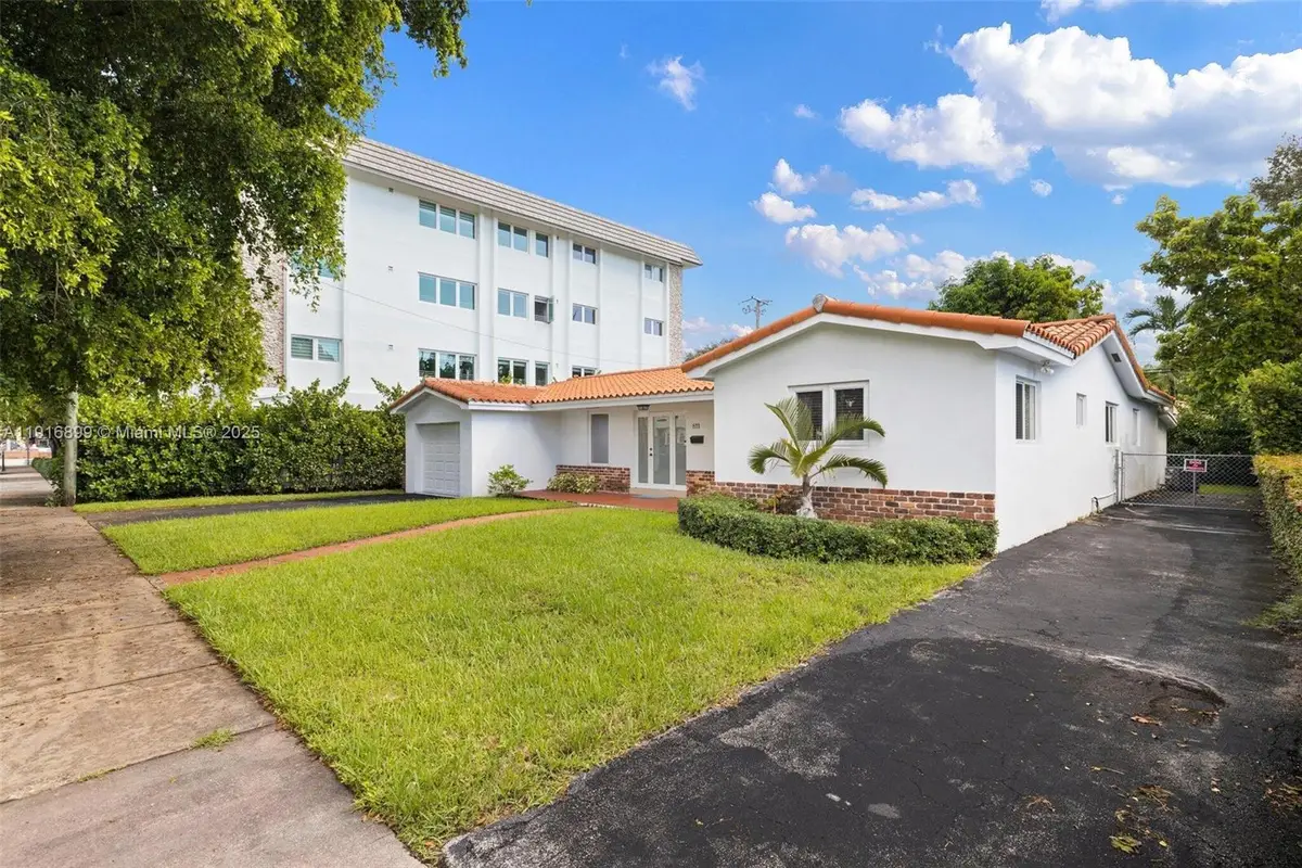 811 Capri St, Coral Gables, FL 33134 - Image #1