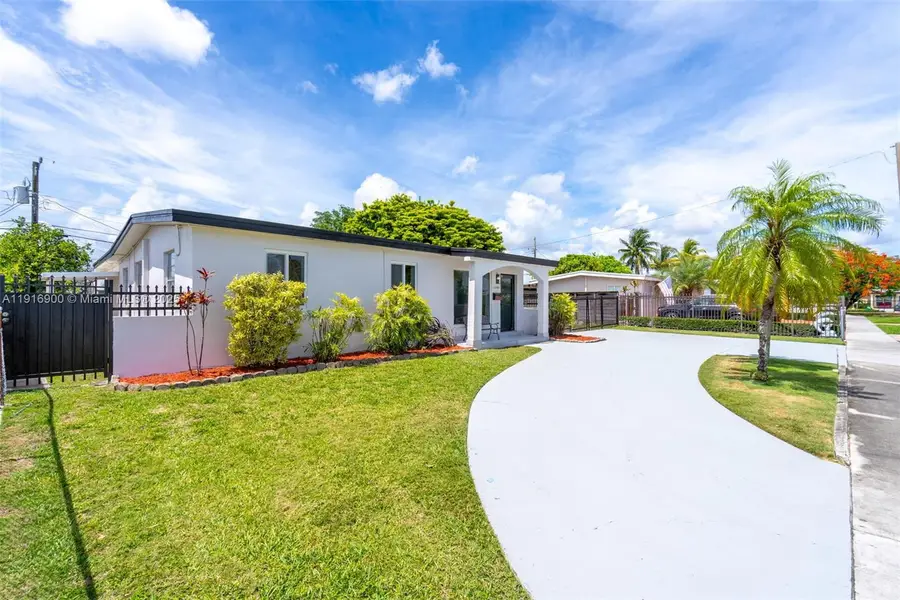 11030 SW 42 St, Miami, FL 33165 - Image #3