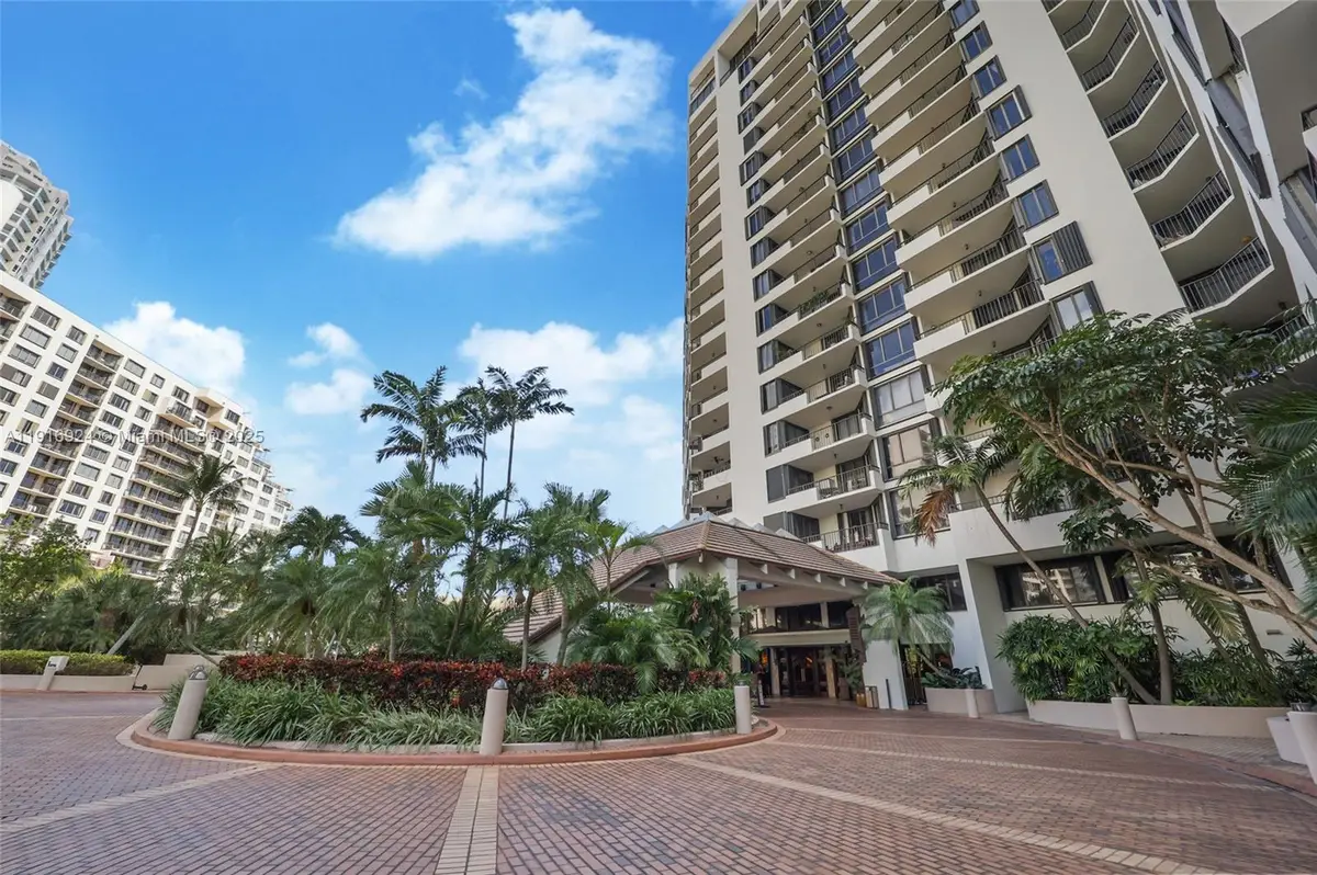 520 Brickell Key Dr #A1104, Miami, FL 33131 - Image #1