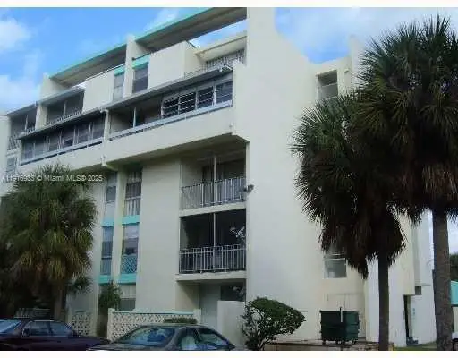 2017 NW 46th Ave #A306, Lauderhill, FL 33313