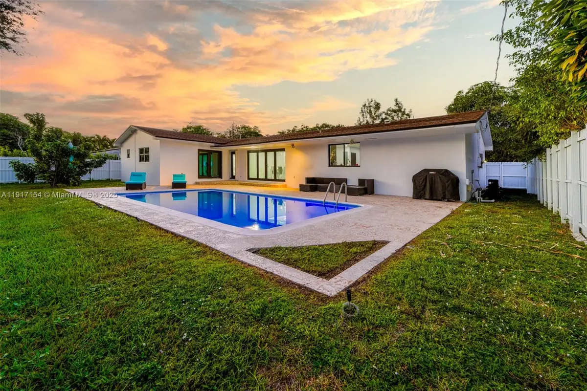 1850 NE 199th St, Miami, FL 33179 - Image #1