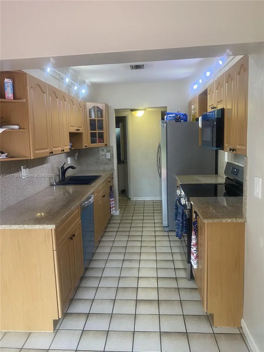 4802 Bayberry Ln, Tamarac, FL 33319 - Image #2