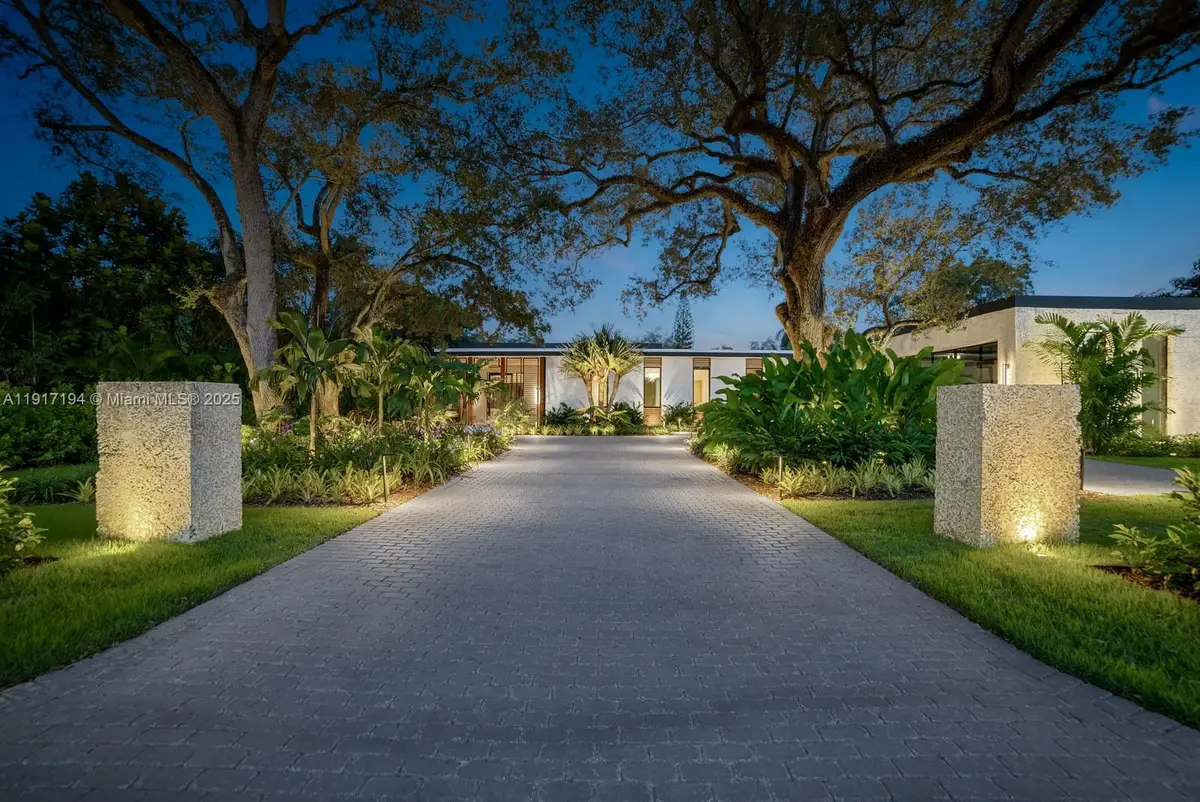 7051 SW 69th Ave, South Miami, FL 33143 - Image #1