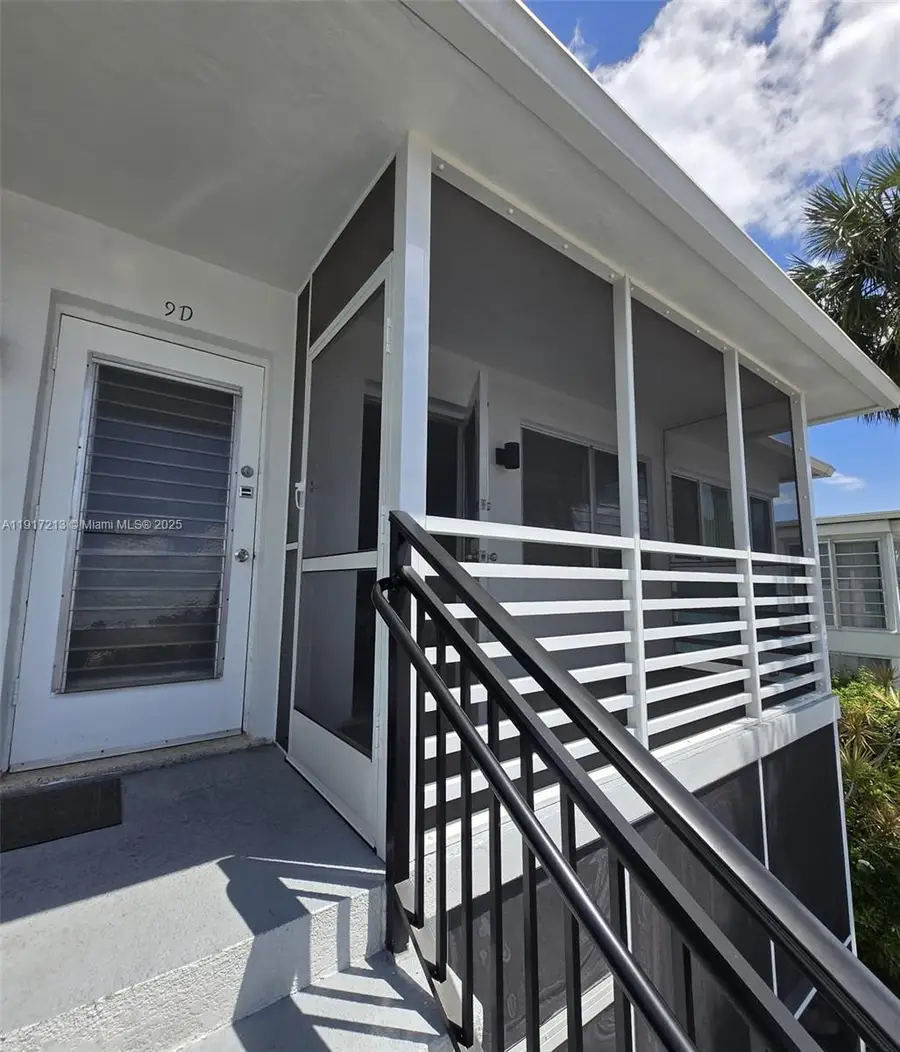 1025 SE 15th St #9C, Fort Lauderdale, FL 33316 - Image #2