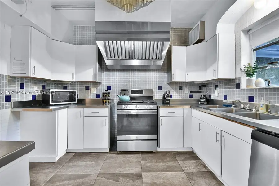 1018 Jefferson Ave, Miami Beach, FL 33139 - Image #3