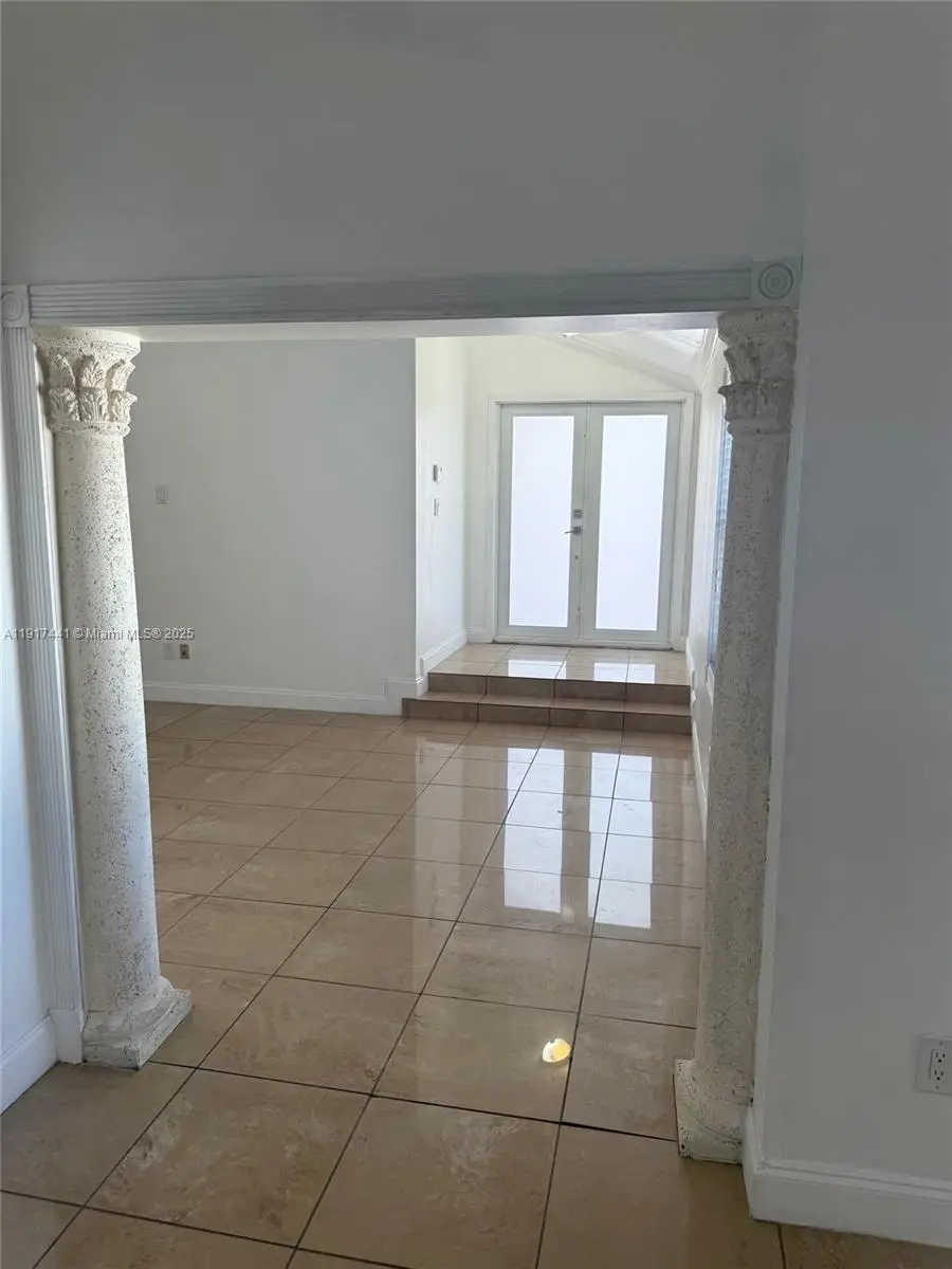 765 SW 101st Ct Cir, Miami, FL 33174 - Image #2