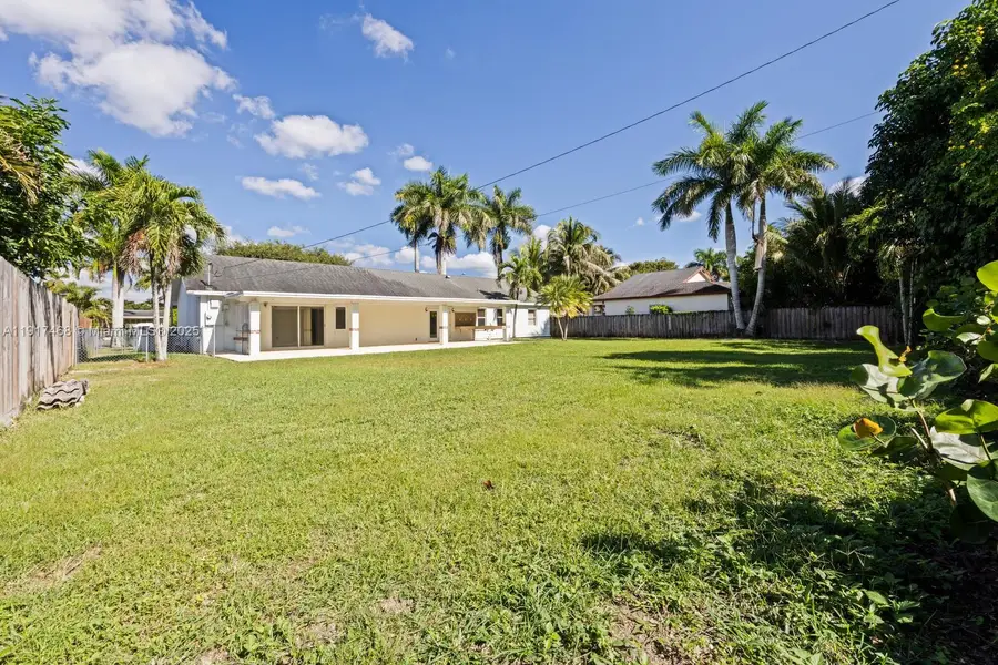 524 NW 14th St, Homestead, FL 33030 - Image #3