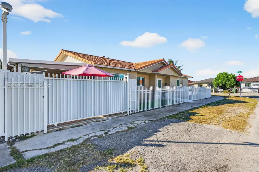 2508 W 71st Pl, Hialeah, FL 33016 - Image #3