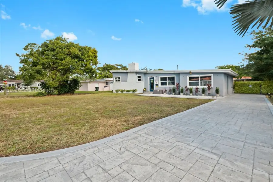 281 Iroquois St, Miami Springs, FL 33166 - Image #2