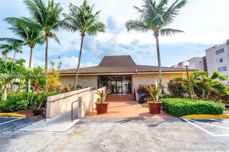 6930 Miami Gardens Dr #1-410, Hialeah, FL 33015 - Image #3