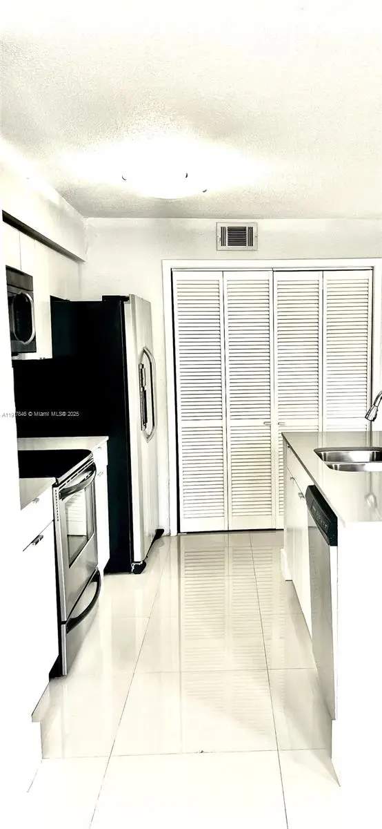 977 Riverside Dr #211, Coral Springs, FL 33071 - Image #3